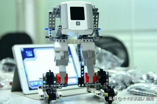 小孩乐高课程和机器人编程,怎么用乐高做一个大脑机器人