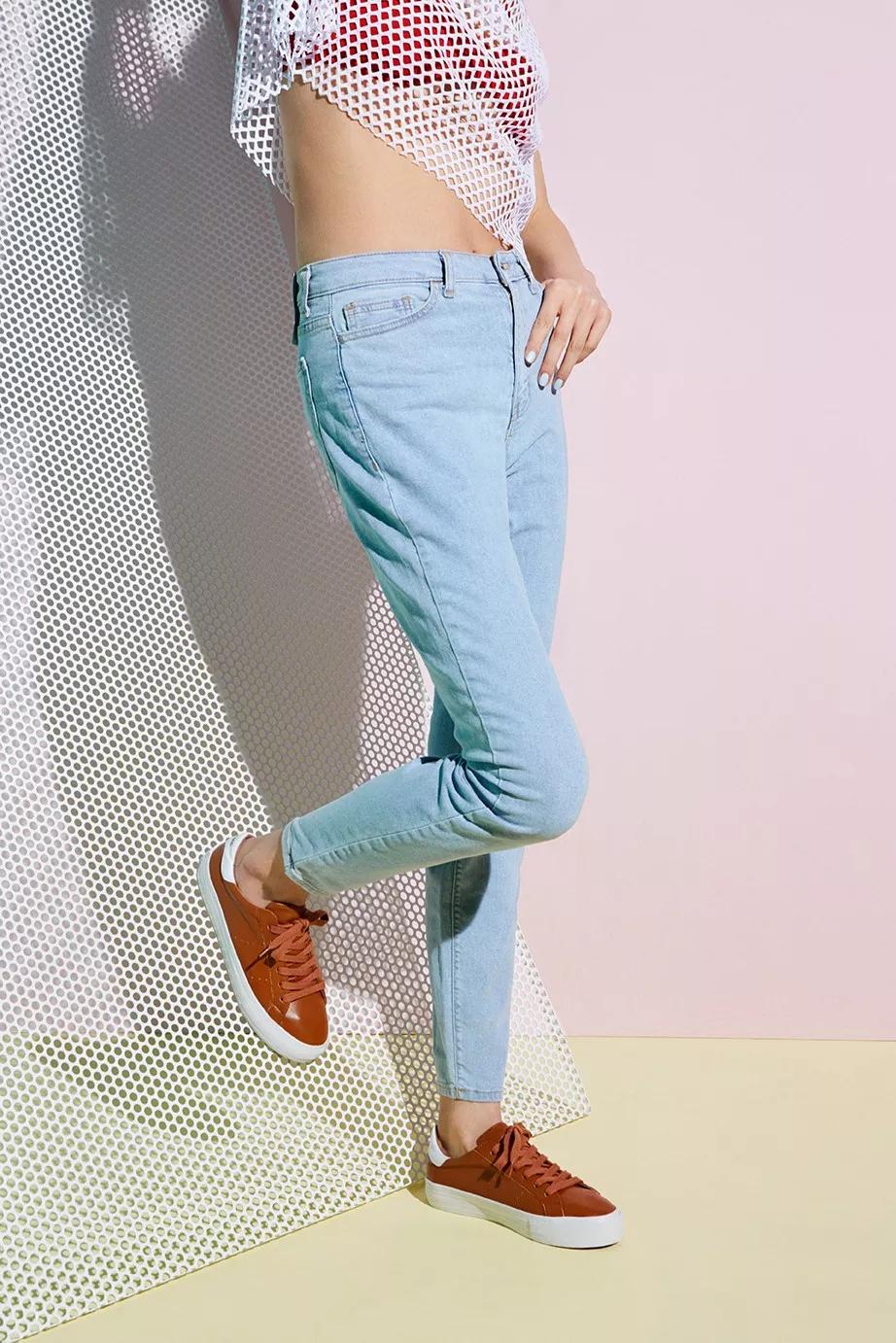 不一样的鞋子图片,关于鞋子产品的广告