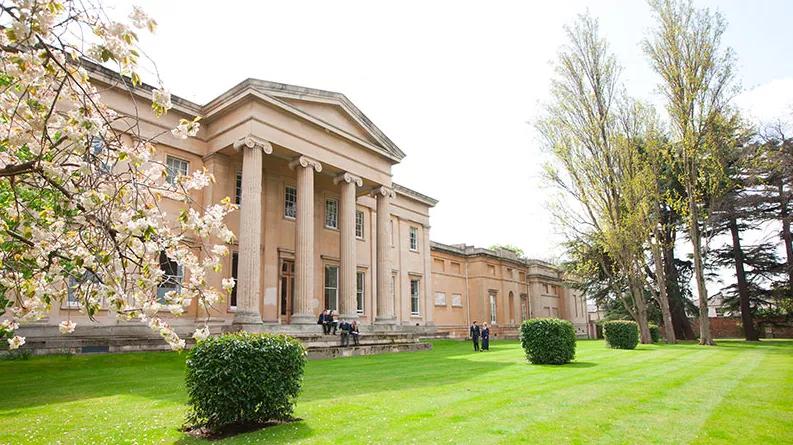 伊顿公学和哈罗公学哪个更好,切尔滕纳姆女子学校排名