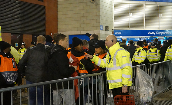 仁蜜蓝桥唱「现场直击足球回家」南大王赛后还加练太扎心