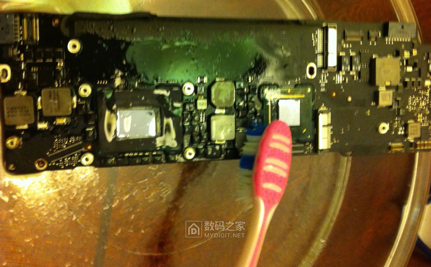 苹果笔记本macbookair7999,苹果笔记本11.6寸macbookaira1370