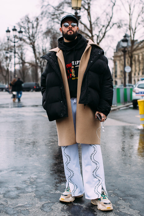 这个冬天很冷需要一件羽绒服,这个季节真的很需要羽绒服暖身