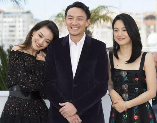 香港吴某凡的*艳猎**情史：天后港姐看不上，被不知名小助理迷乱心智