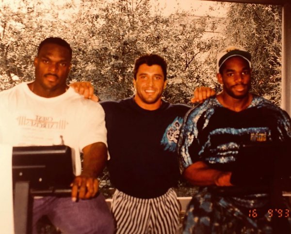 米洛斯练哭鹿晨辉箭步蹲,米洛斯练哭鹿晨辉全集