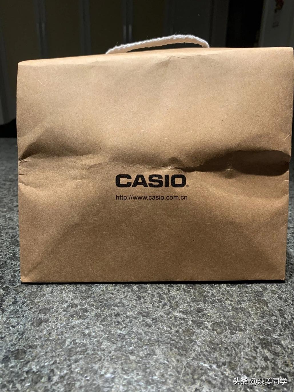 卡西欧皇家橡树纯黑款,卡西欧皇家橡树红色