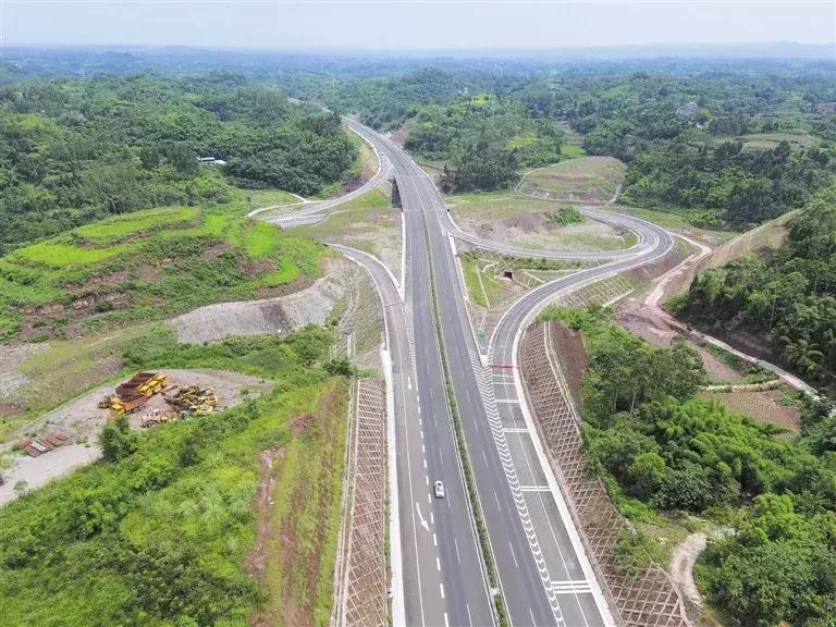 乐山大佛为何不属于石窟,乐山不止有大佛还有美食