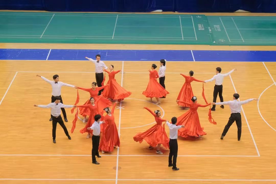 五月动起来图片,五月动起来舞蹈视频