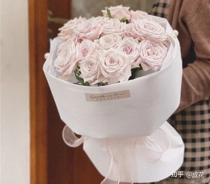 卖花包装纸选什么颜色,新手开花店怎么选择包装纸