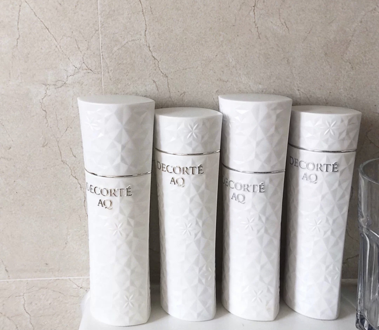 水乳推荐：增加肌肤水润度，提亮肤色美白补水收缩毛孔效果好！