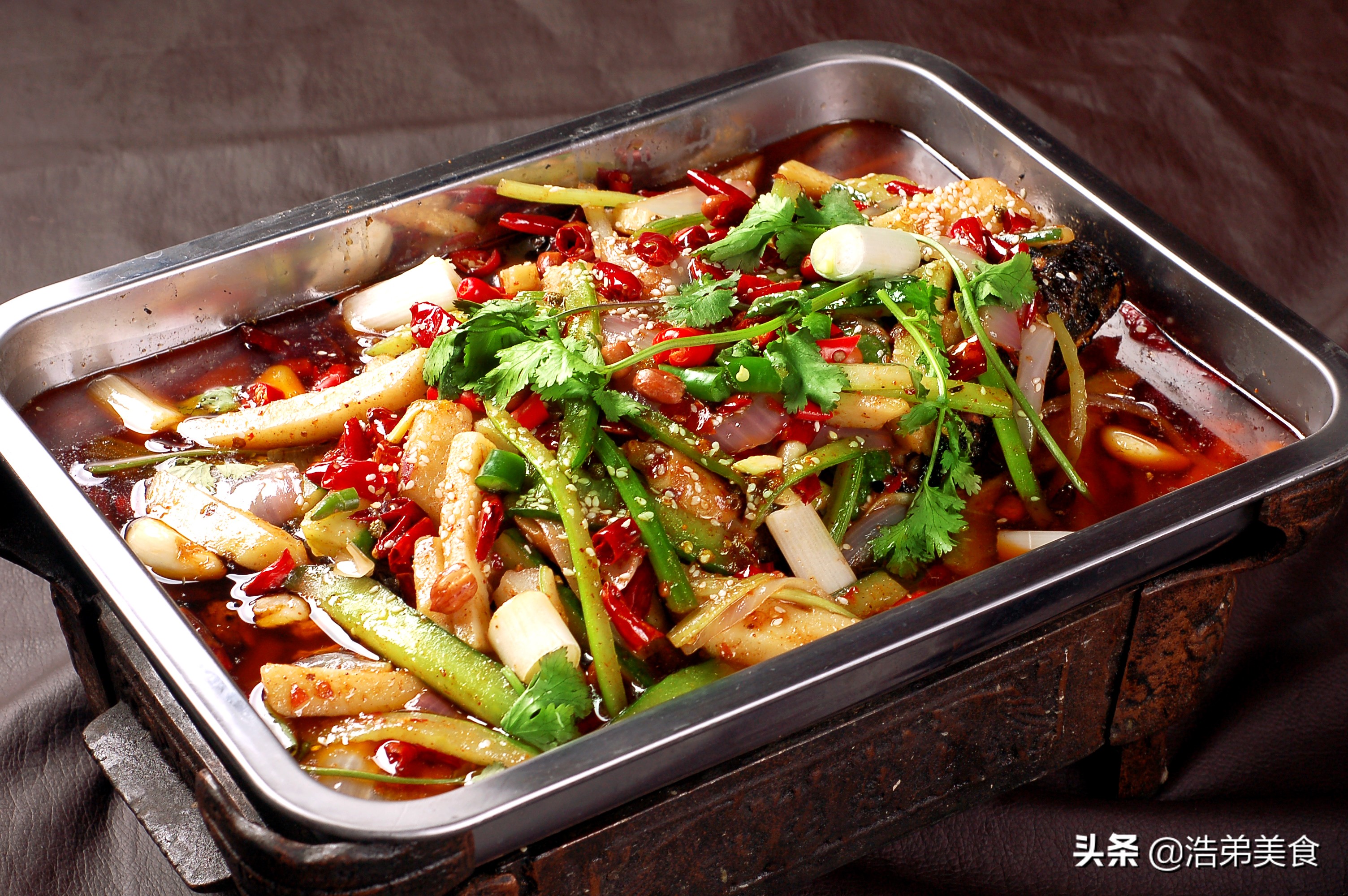 烤鱼店制作烤鱼全过程,厨师长秘制烤鱼配方分享