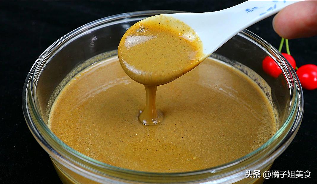 想吃芝麻酱别买了，教你最正宗的做法，拌啥都好吃，味道真的绝了
