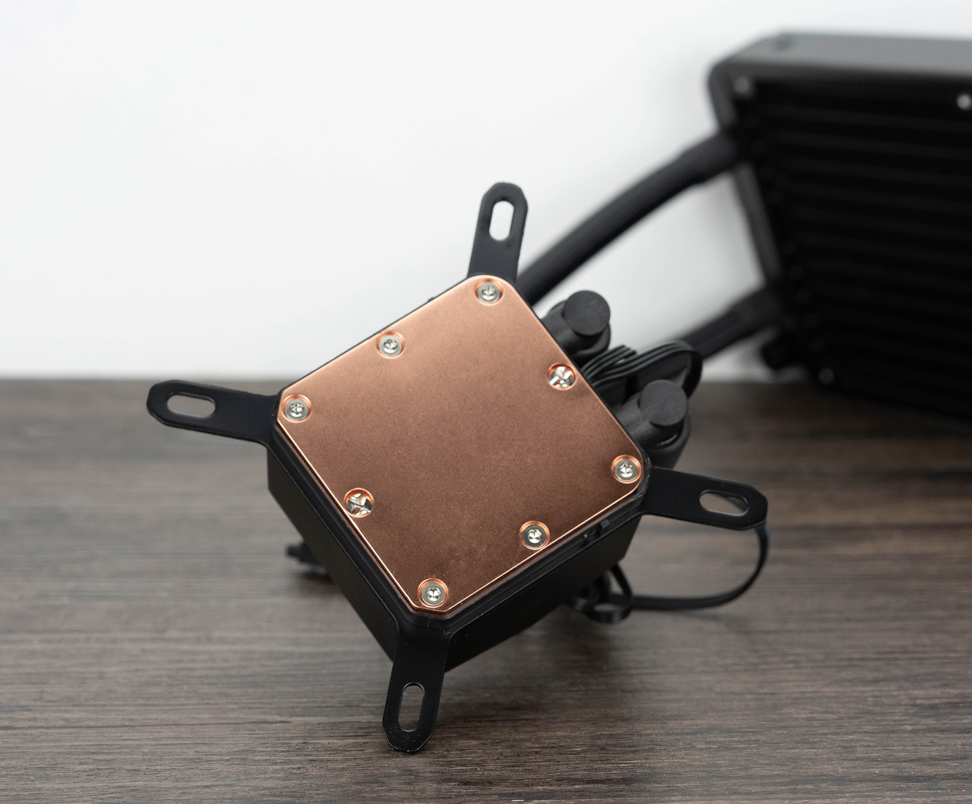 银欣360水冷散热器,压制12代处理器的水冷