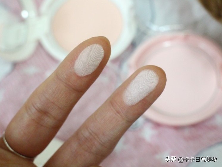 油皮适合的控油磨皮提亮的散粉,2023油皮散粉推荐