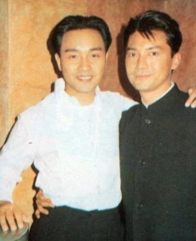 他是“最美东方男子”，曾受伤找裁缝缝8针，被挚爱拒绝孤独一生