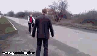 国足守门员喝水搞笑gif动图,守门员搞笑动图