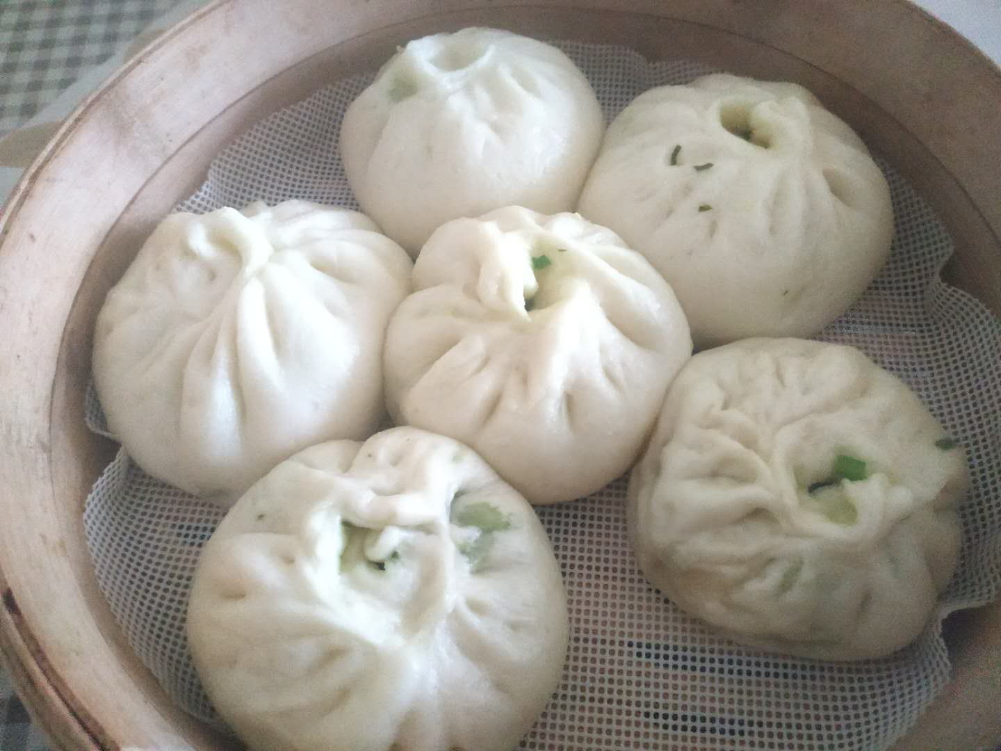 皮薄馅大韭菜粉条半发面包子,韭菜鸡蛋虾皮包子馅的最佳做法