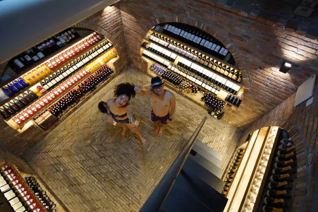 莫干山网红儿童旋转滑梯民宿,莫干山新晋森林亲子民宿无边泳池