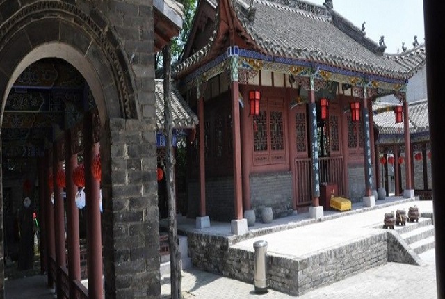 历史上的华佗的个人简介,历史上的华佗是怎样死的