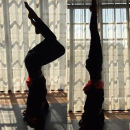 快速轻松练习腰倒立,练核心对倒立有帮助吗