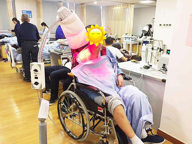 「脑出血康复案例」从“偏瘫”到独站独走，老伴日夜陪伴谱真情