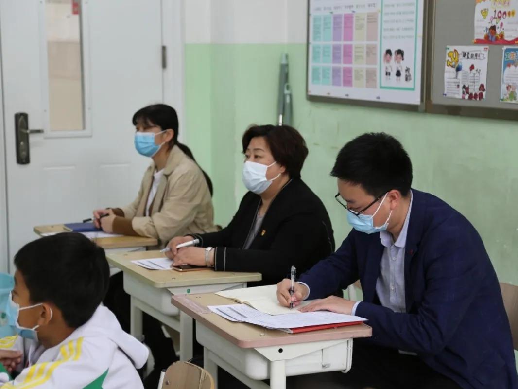 北京教育局领导深入学校,北京市石景山区古城第二小学分校