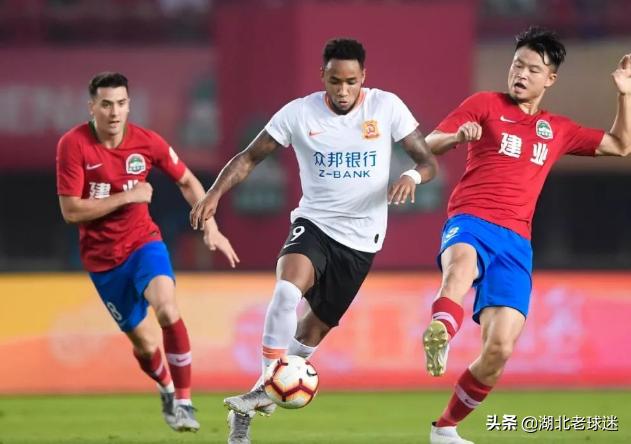 武汉卓尔江子磊比赛,武汉卓尔李行远射