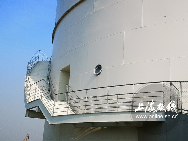 上海宁纷纷争先打卡废弃的油罐神秘的“白罐子”吸睛十足