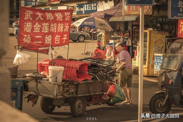 电视剧不敢演：武松咬了一嘴阴毛，才发现孙二娘的包子是人肉馅的