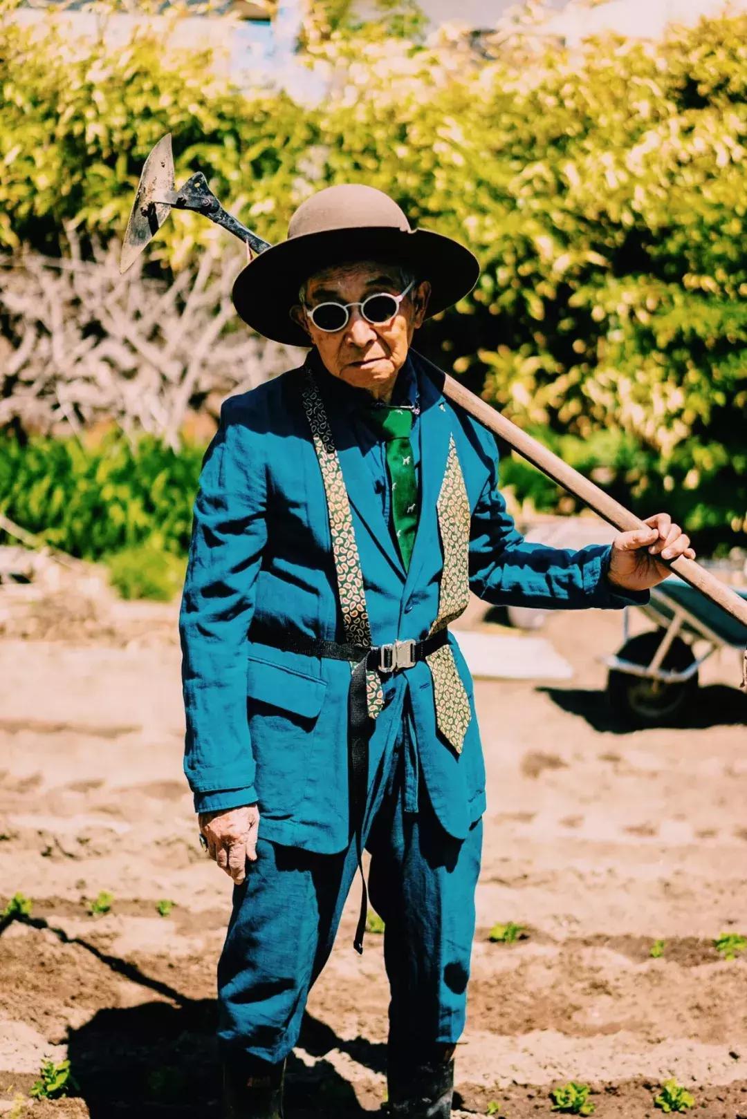 72岁农民大爷变成时尚男神,大爷秒变潮男