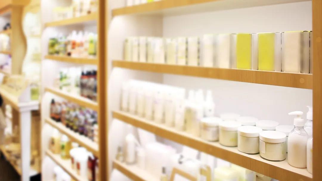 脸颊黑头毛孔粗大怎么去除最有效,改善毛孔黑头粗大的小窍门