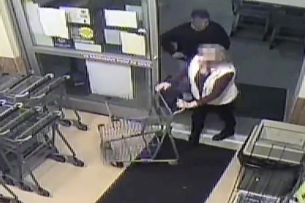 美51岁男子超市“行刺”，注射器中含自己精液，受害者不止一个