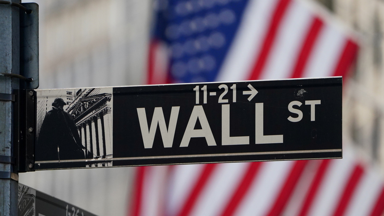 26万亿正撤退，引爆美国市场的“*弹核**”或出现，数千位富翁撤离