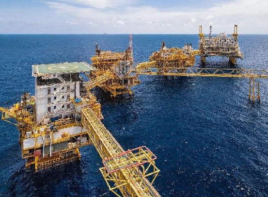 蓝鲸一号挖可燃冰,蓝鲸1号一年开采可燃冰多少