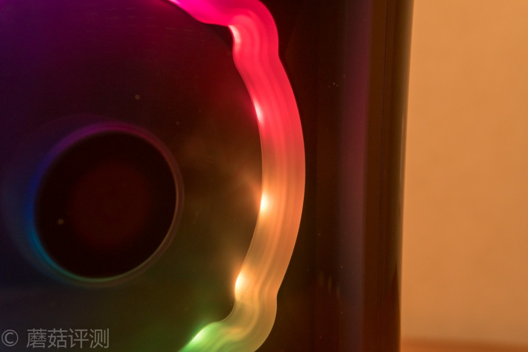 打造一款外观漂亮的机箱,从更换风扇开始——Tt玲珑RGB机箱风扇