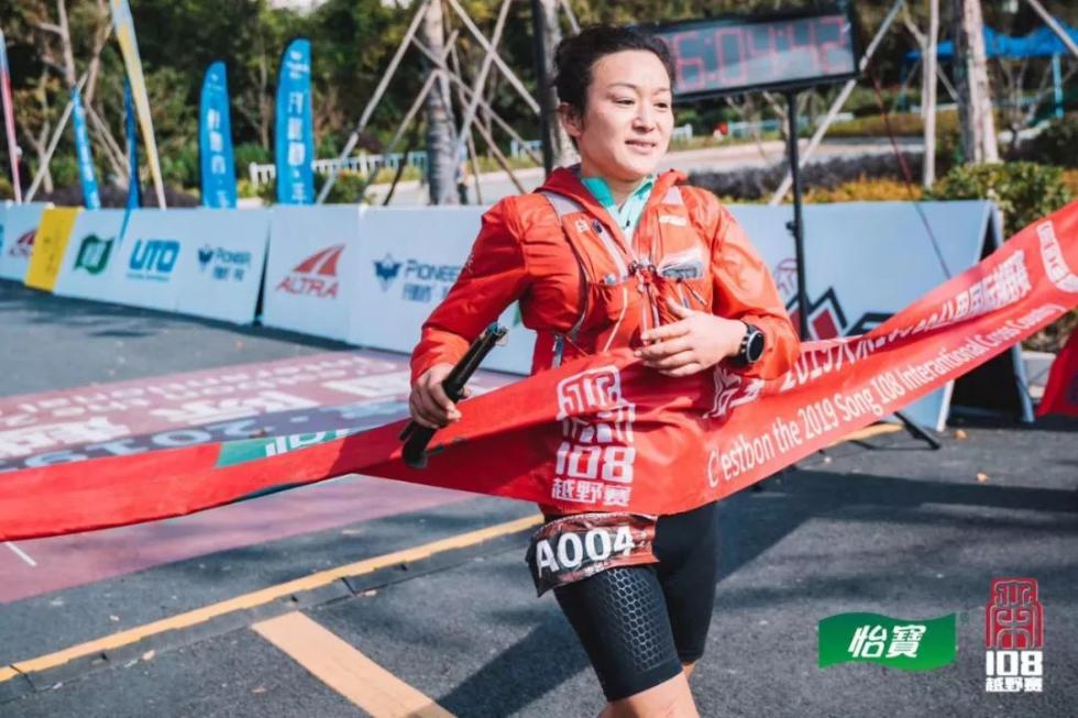 这三个跑步女神太牛了！连续26小时，在杭州西湖的群山里跑了100+公里