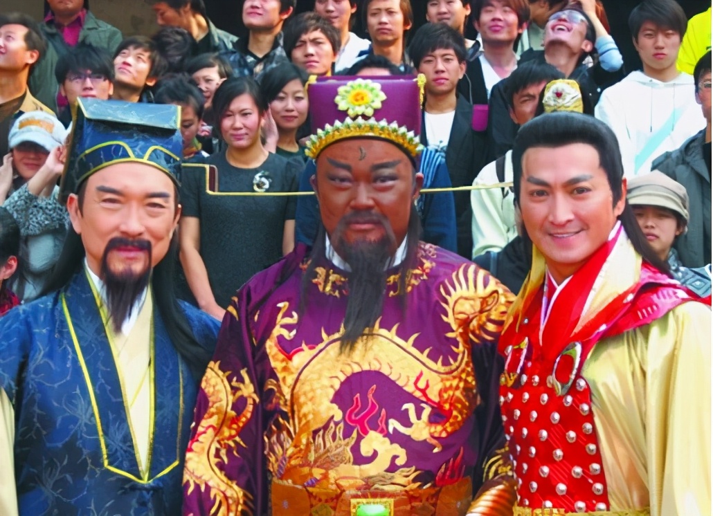 凭一角红极一时，遭遇封杀转行成商人，身家过亿却甘心走穴捞金