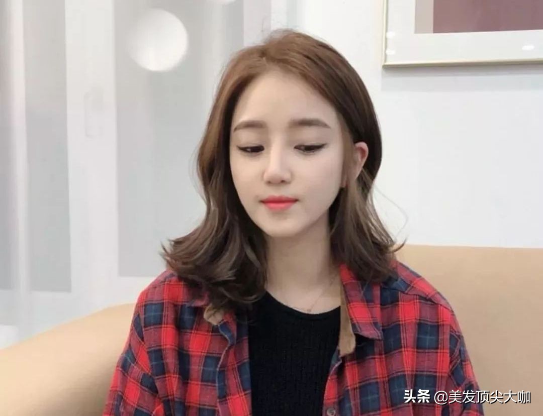 什么是弧度烫发,发量多显瘦烫发