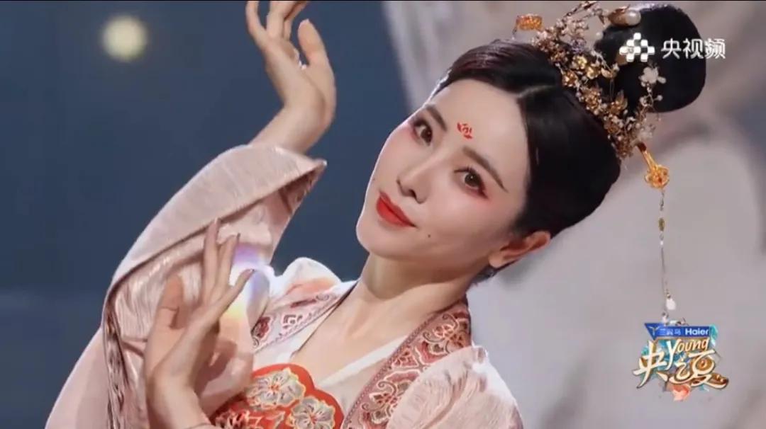 央视收视密码王冰冰,王冰冰央视收视密码