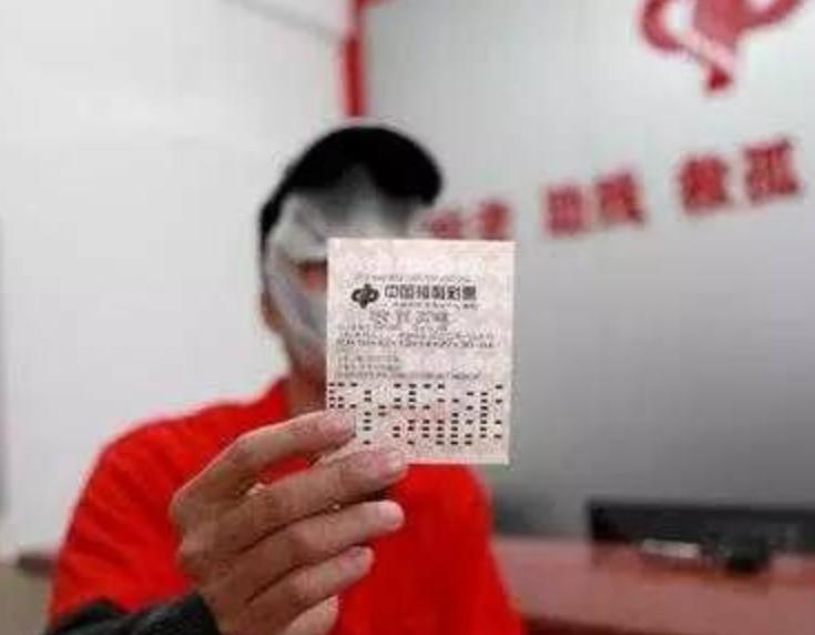 买彩票中大奖靠的是什么,买彩票中大奖的是什么彩票