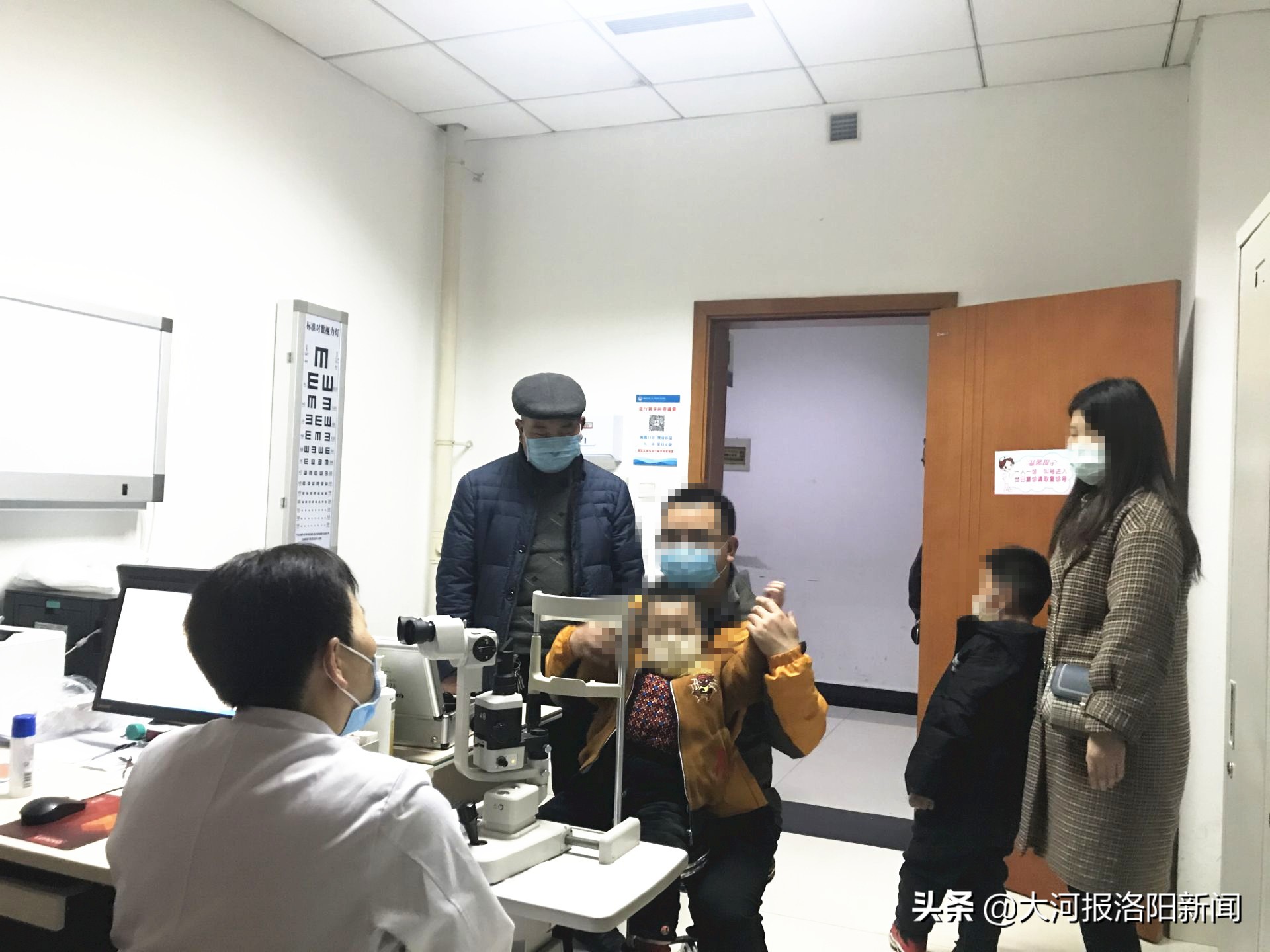 开学将近近视手术又迎高峰期,学生近视门诊数量大增