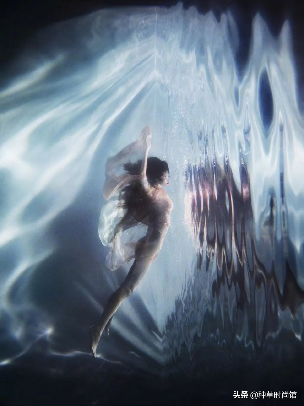 时髦针织衫穿搭,针织衫如何穿出时髦感