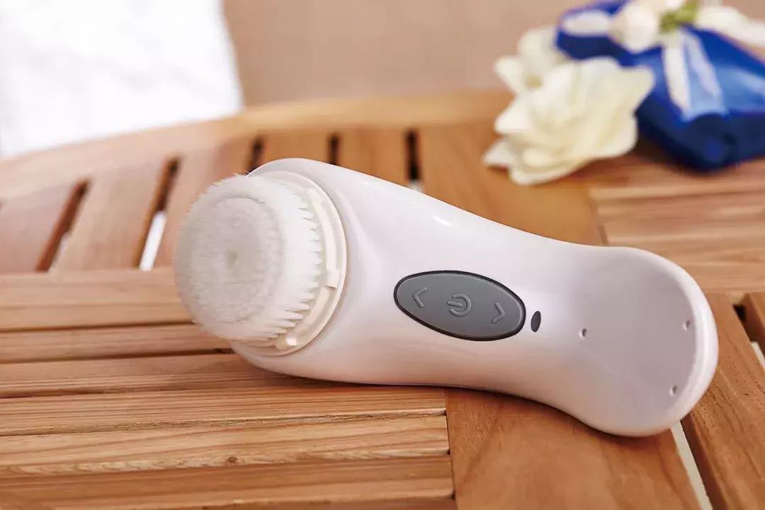 使用洁面仪对皮肤有什么好处,使用洁面仪造成敏感肌怎么办