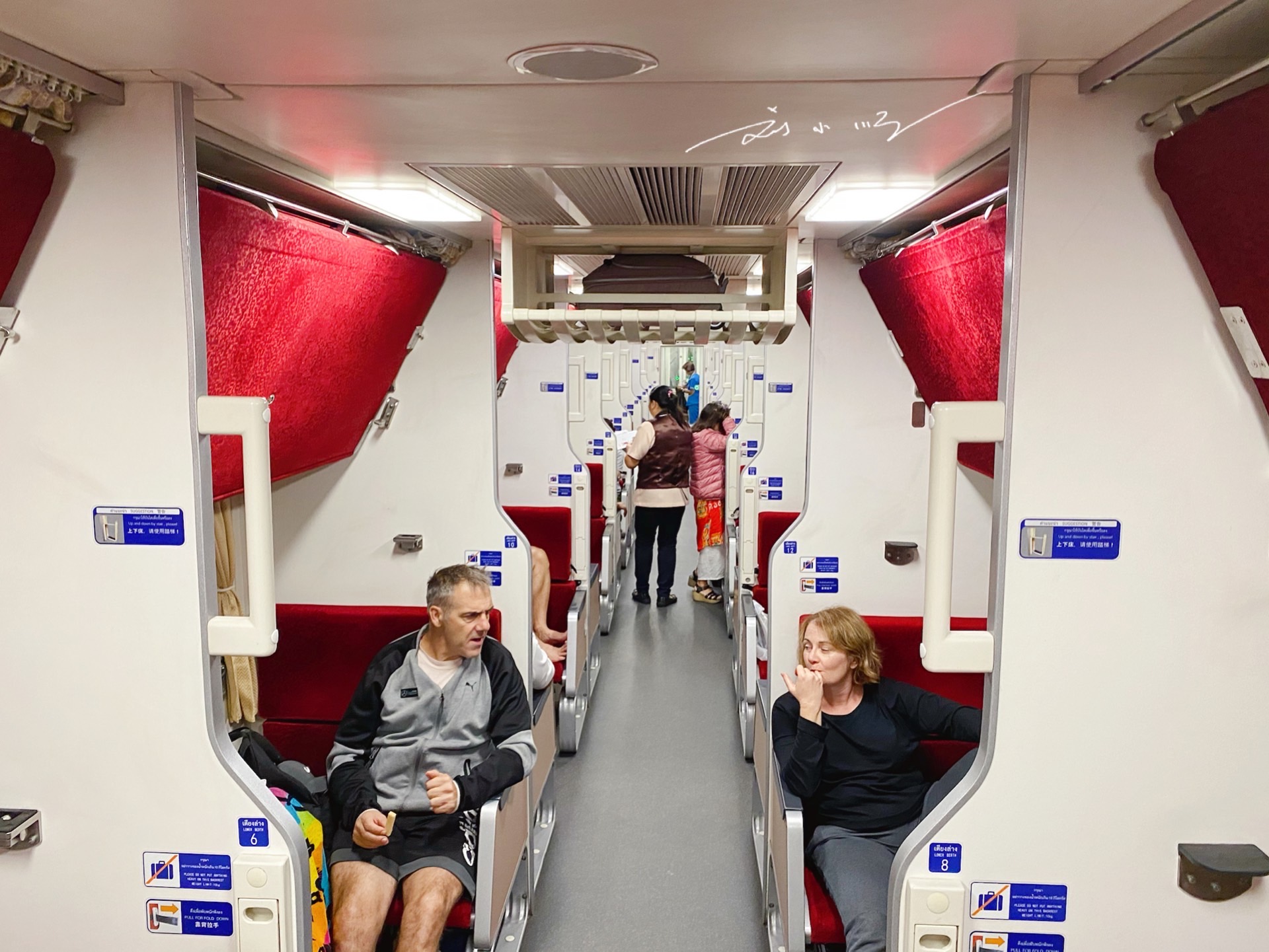 泰国火车实拍,泰国火车站对比中国