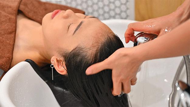 叹头部SPA！拒做人间“油”物，解锁防秃养发小妙招