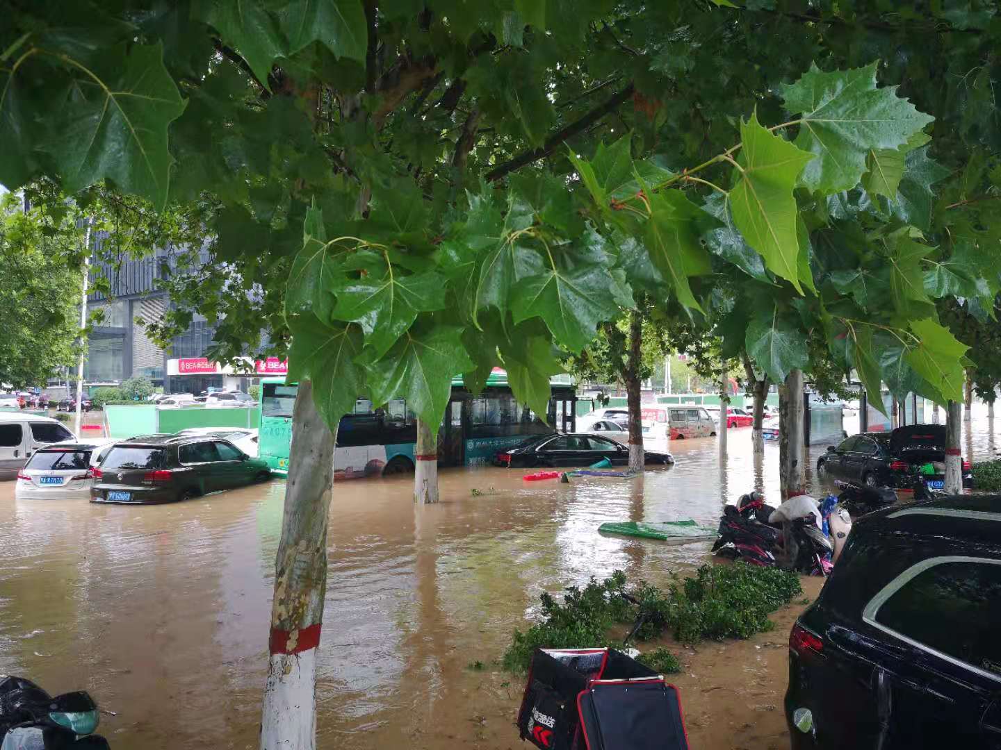 车淹了,车淹了怎么处理能赔多少