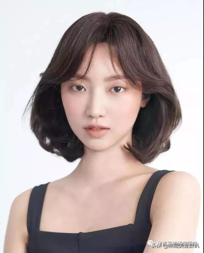 短发尴尬期发尾总往外翘拉直,短发留长尴尬期扎发