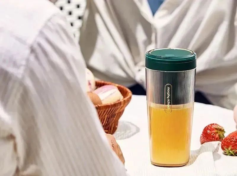便携榨汁杯真的太方便,随身果蔬榨汁杯