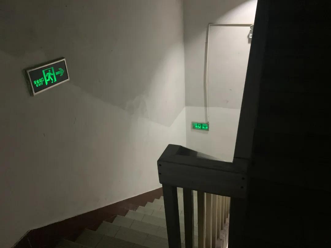 记者暗访培训机构训练营,暗访学校培训班