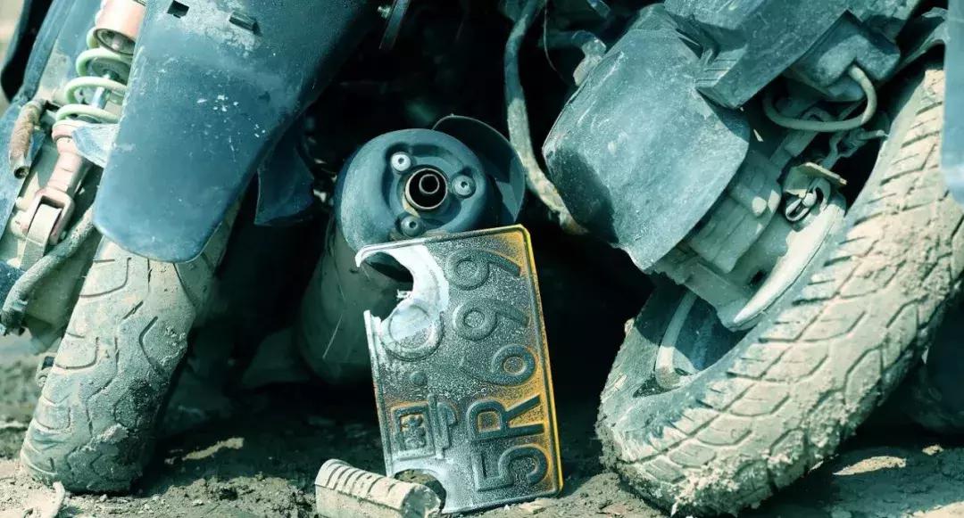 交警队查扣的摩托车最后怎么处理,被查扣物品怎么处理