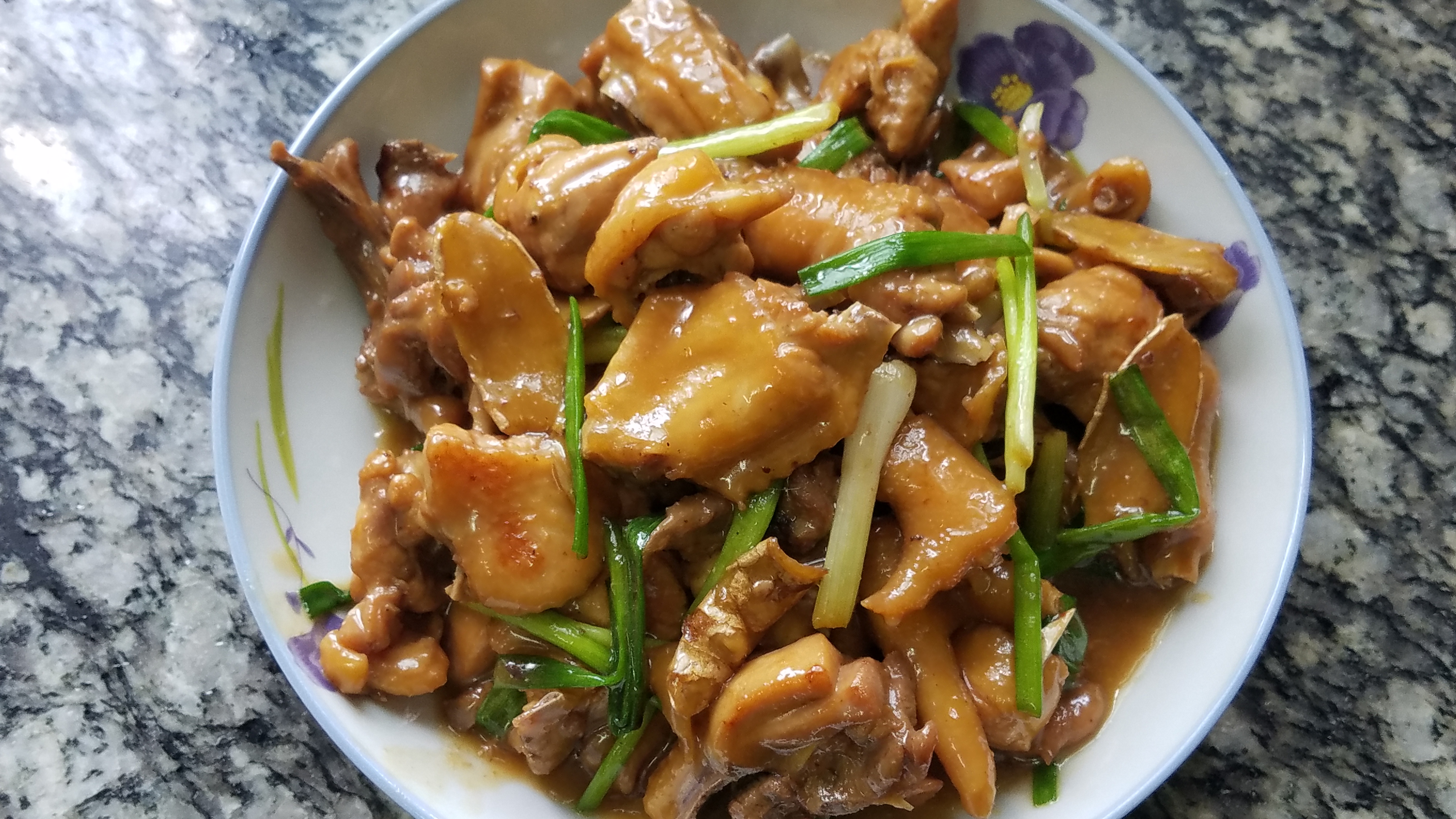 教你做香喷喷的泰式菠萝鸡肉炒饭,炒鸡肉怎么操作才香喷喷的